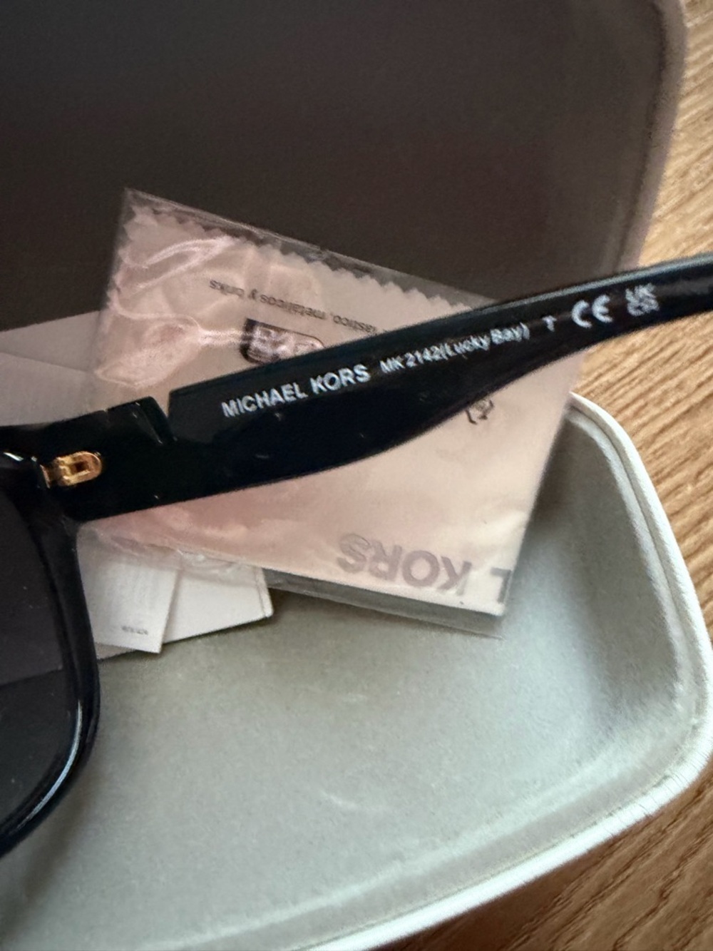 Michael Kors Women's Karlie MK2170U Sunglasses black frames gold logo. - Picture 4 of 6